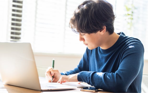 第一線で活躍するクリエイターから学べる